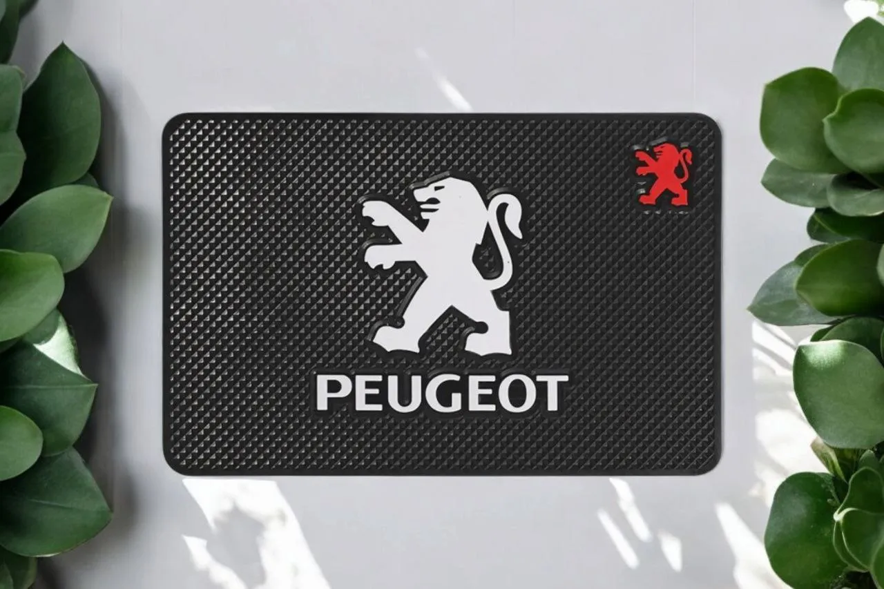 Коврик противоскользящий на торпеду с логотипом Peugeot