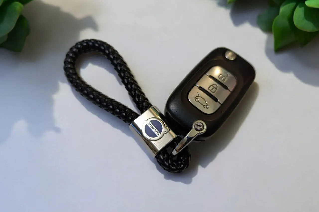 Ремешок кожаный плетеный на ключи с логотипом Volvo